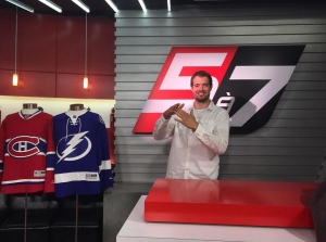 Tiens tiens! De la visite sur notre plateau! Marc-Edouard Vlasic profite de son passage à l'Antichambre pour venir visiter nos studios! 12-05-2015 Marc-Edouard Vlasic RDS