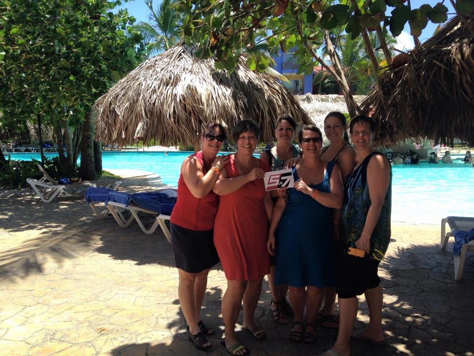 Stéphanie, Chanelle, Marie-Claude, Lise, Hélène et Sylvie