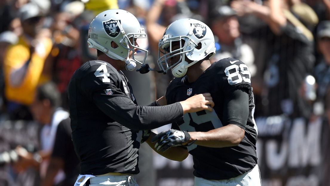 Derek Carr et Amari Cooper.