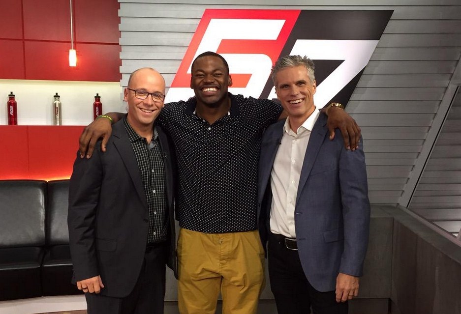 Quel sourire de Henoc Muamba, des Alouettes de Montréal! C'était un plaisir pour nous de l'accueillir au 5 à 7, le 14 octobre 2015. Henoc Muamba 5 à 7 14-10-2015
