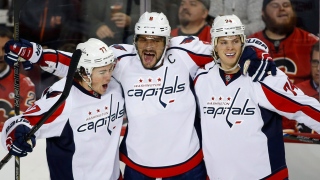 T. J. Oshie, Alex Ovechkin et John Carlson