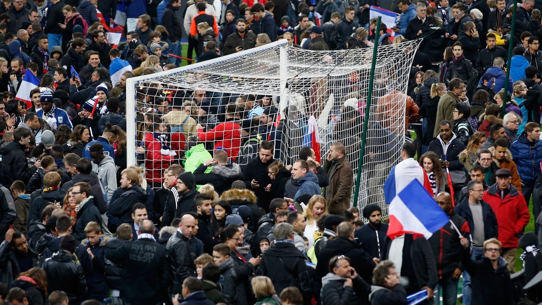 Des partisans au Stade de France