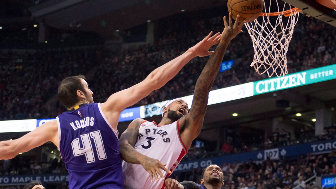 Kosta Koufos et James Johnson