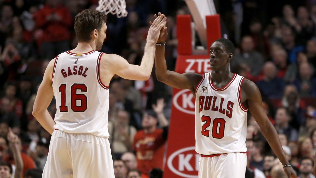 Pau Gasol et Tony Snell