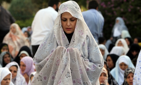 Femme voilée en Iran