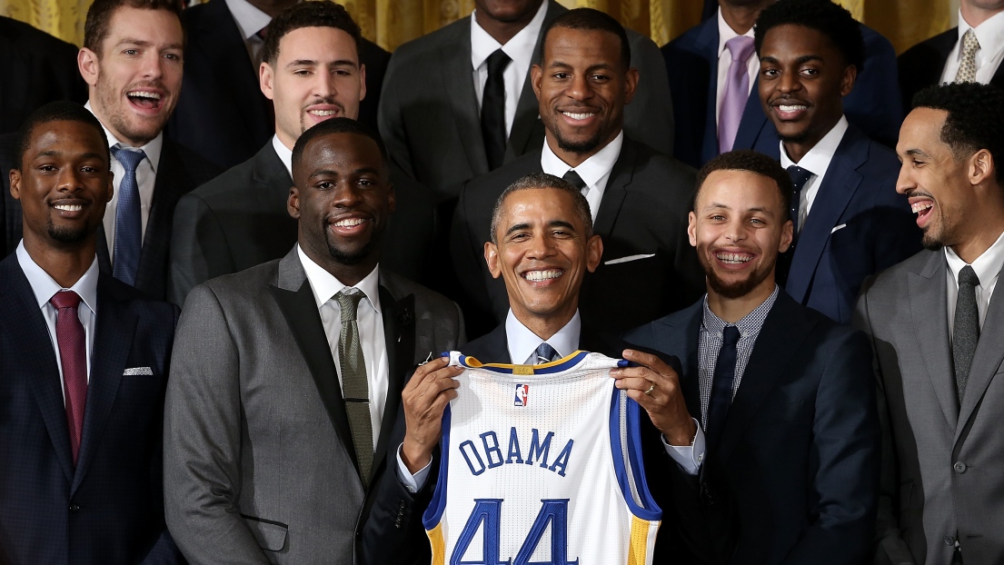 Barack Obama et les joueurs des Warriors de Golden State