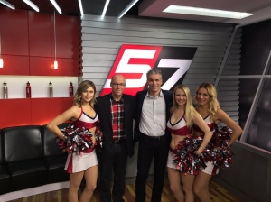 Le 5 février 2016, les Cheerleaders des Alouettes sont venues nous aider à animer notre fête du Super Bowl! Cheerleaders Alouettes NFL super bowl 5 à 7 05-02-2016
