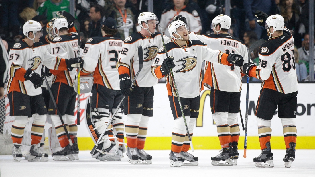 Les Ducks célèbrent leur victoire