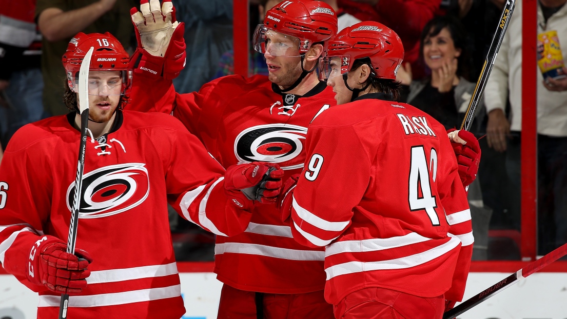 Victor Rask, Elias Lindholm et Jordan Staal