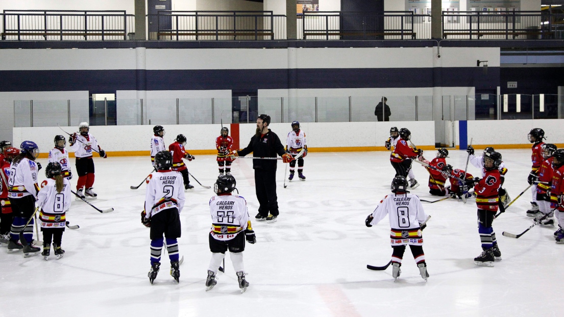 Un conflit fait rage depuis quelques saisons entre le hockey civil et le hockey scolaire