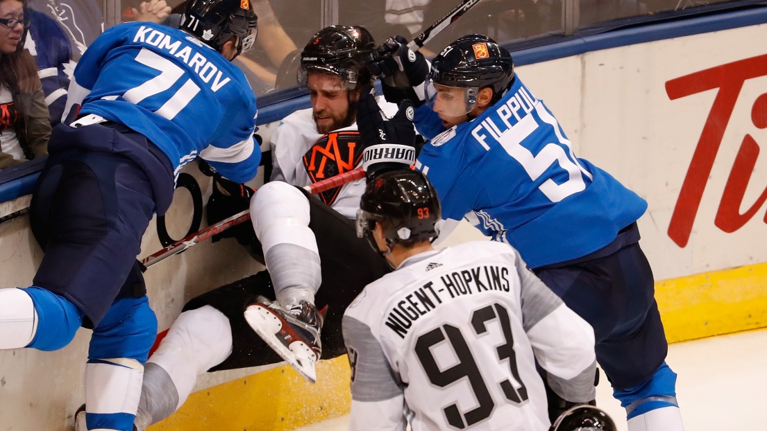 Leo Komarov et Aaron Ekblad