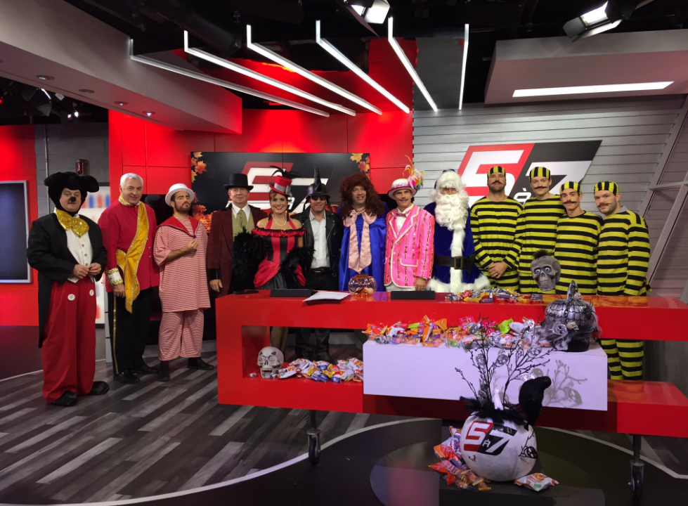 Nous avons célébré l'Halloween en grand au 5 à 7 en 2016. Même «Mickey Mouse Flynn» y était! Halloween 5 à 7 31/10/2016