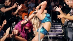 Sasha Banks contre Charlotte Flair Sasha Banks contre Charlotte Flair