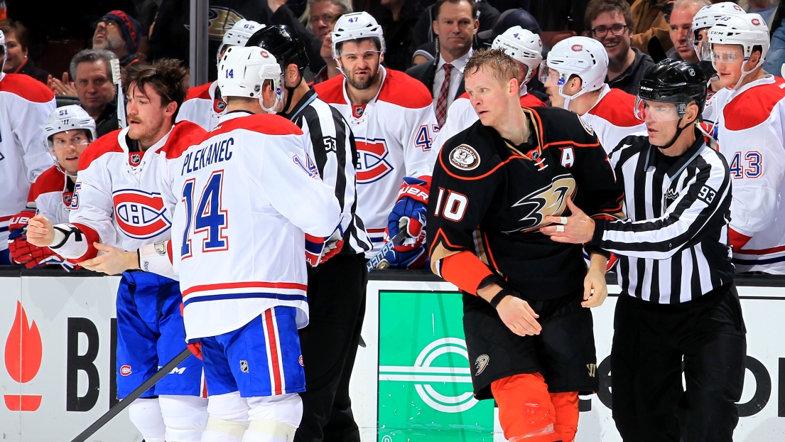 Andrew Shaw et Corey Perry