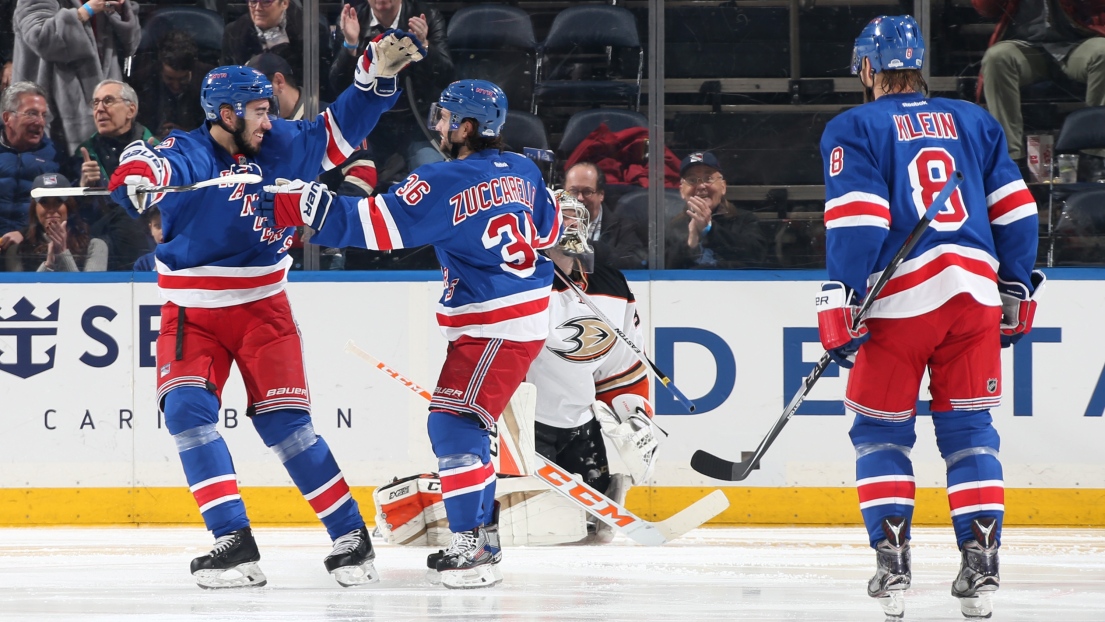 Les Rangers célèbrent un de leurs quatre buts