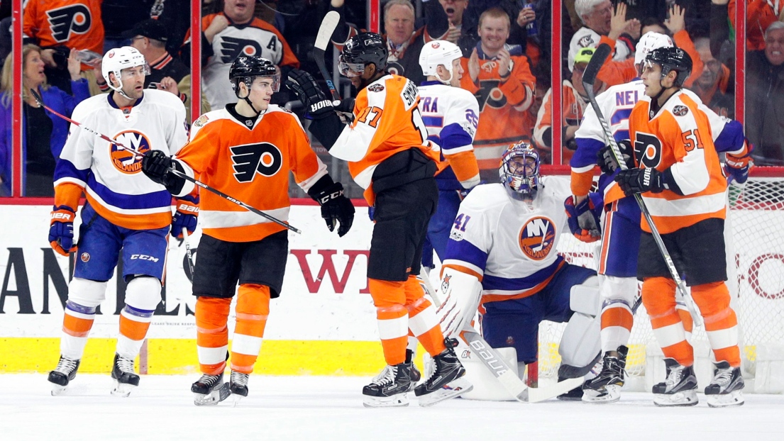 Les Flyers célèbrent le but de Wayne Simmonds