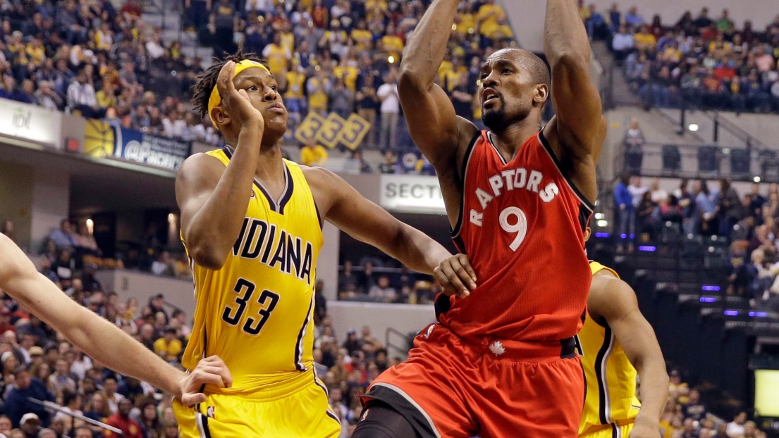 Myles Turner et Serge Ibaka