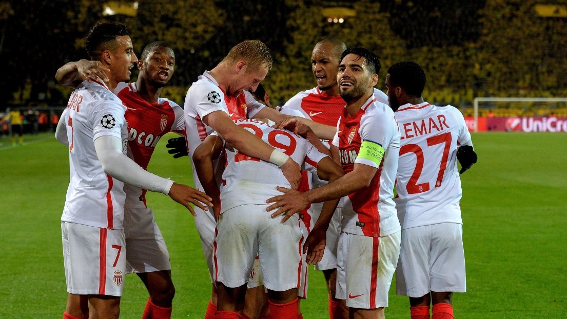 Les joueurs de Monaco célèbrent leur victoire sur Dortmund