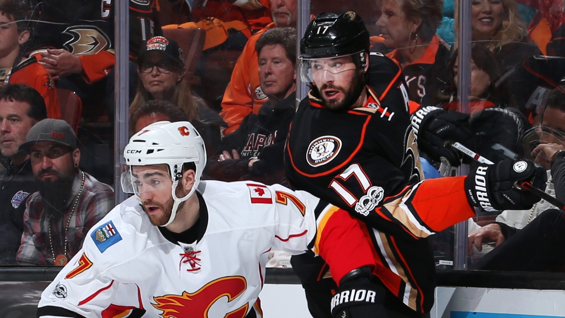 T.J. Brodie et Ryan Kesler