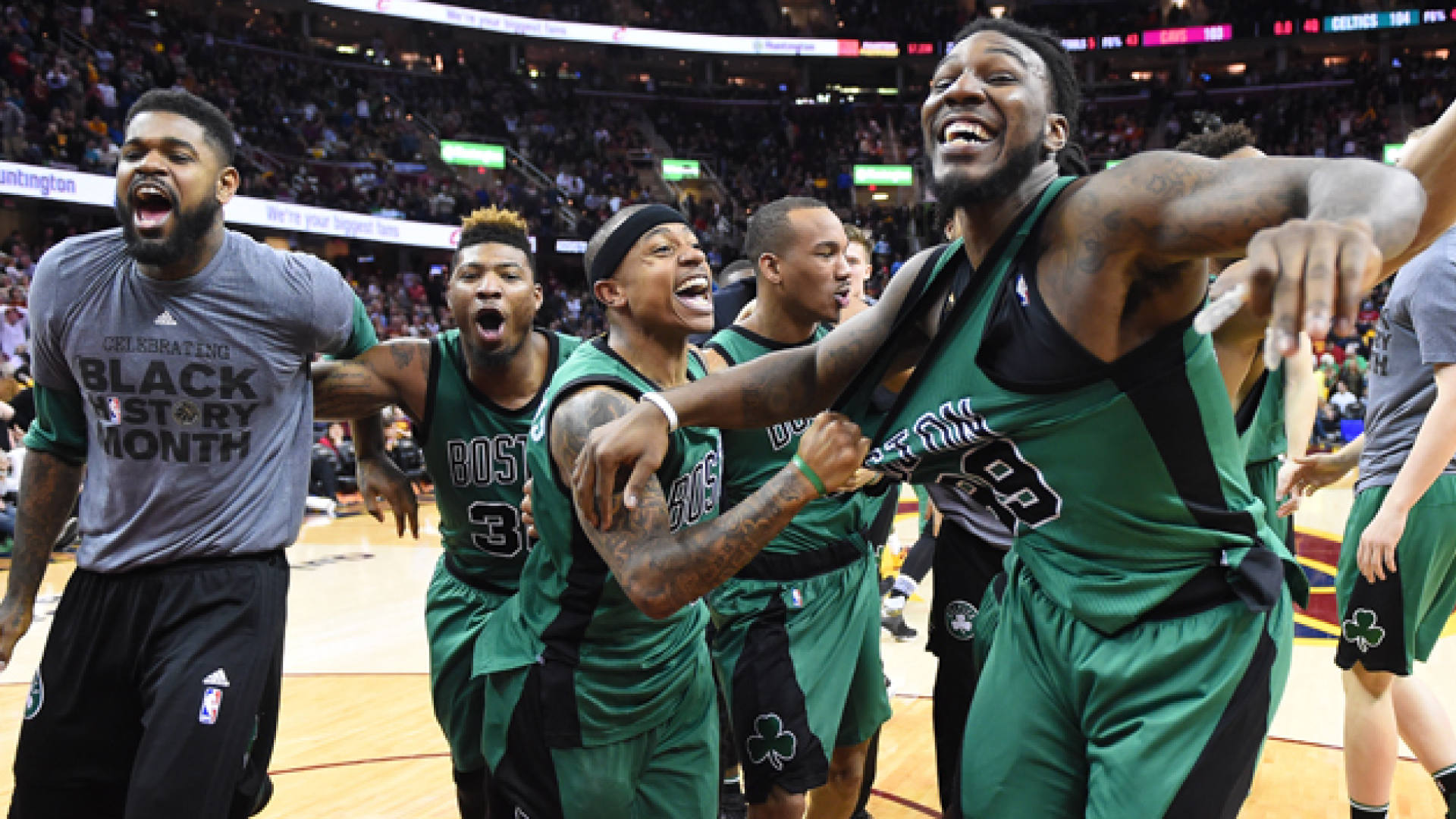 Amir Johnson, Marcus Smart, Isaiah Thomas, Avery Bradley et Jae Crowder