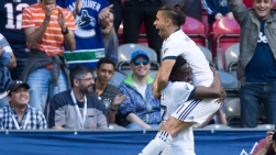 Alphonso Davies et Nicolas Mezquida Alphonso Davies et Nicolas Mezquida