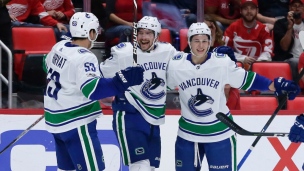 Canucks 4 - Red Wings 1 Canucks 4 - Red Wings 1