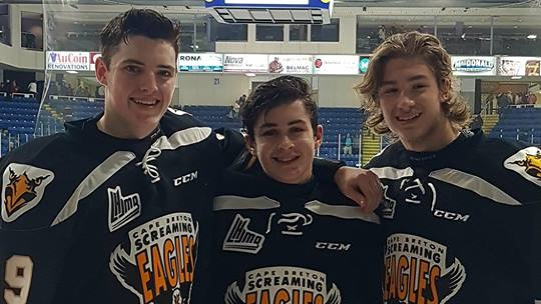 Drake Batherson, Ryan Francis et Olivier Bourret 