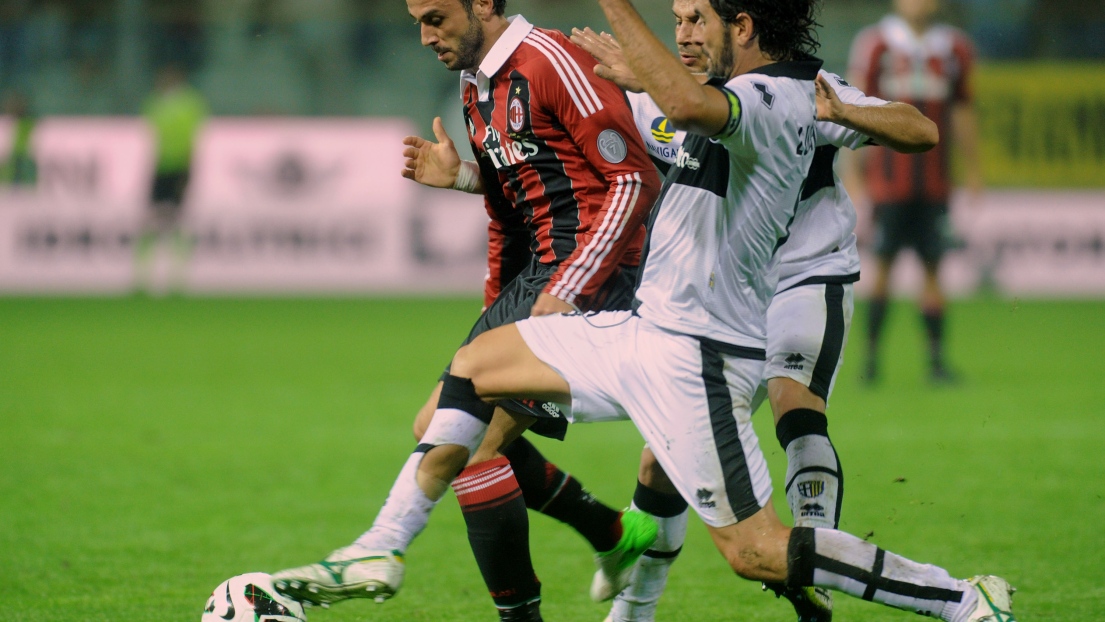 Alessandro Lucarelli (Parme) et Gianpaolo Pazzini (Milan)