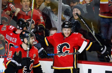 À travers la LNH : Kris Versteeg n'est pas prêt