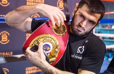 Artur Beterbiev contre Fornling le 4 mai