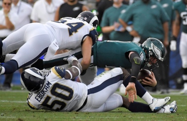Les Eagles se qualifient mais perdent Wentz
