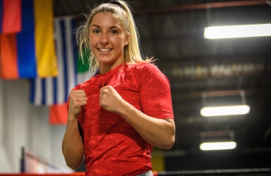 Une question de loyauté pour Kim Clavel