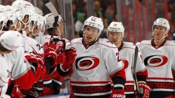 Hurricanes 3 - Panthers 2