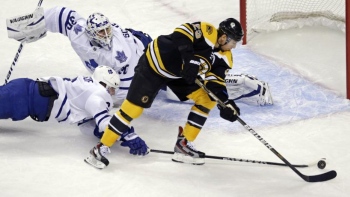 Maple Leafs 2 - Bruins 4