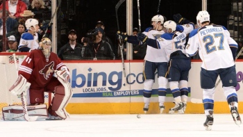 Blues 6 - Coyotes 3