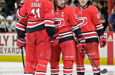 Faulk fait tomber les chapeaux et les Kings