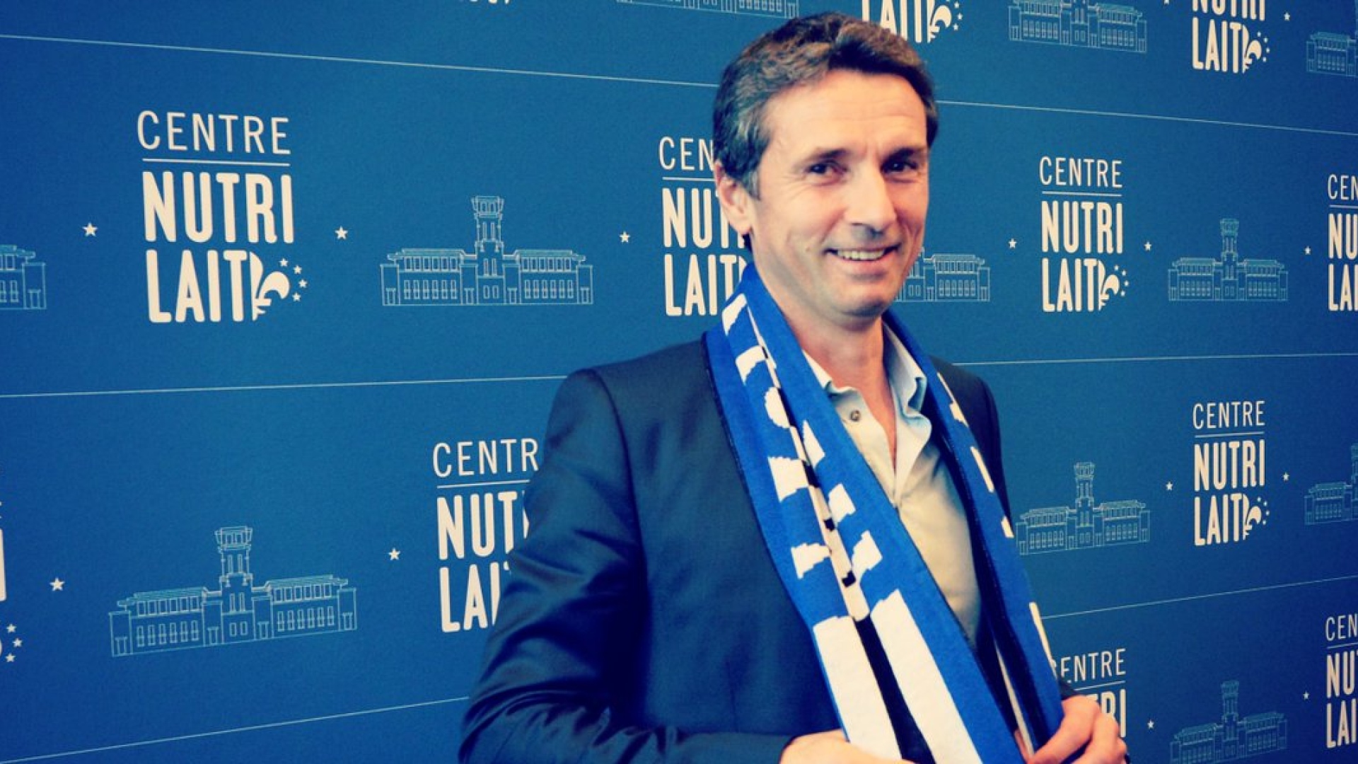 Rémi Garde souriant, avant de voir jouer sa défense