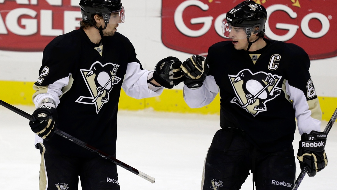 Matt Niskanen et Sidney Crosby