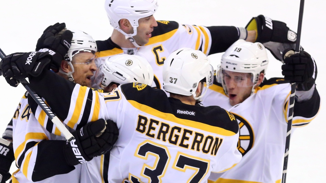 Les Bruins célèbrent