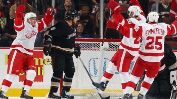 Red Wings 2 - Ducks 1