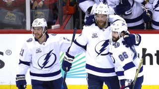 Brayden Point, Victor Hedman et Nikita Kucherov Brayden Point, Victor Hedman et Nikita Kucherov