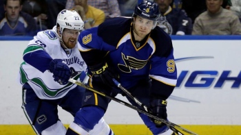 Canucks 1 - Blues 2 (Fus.)