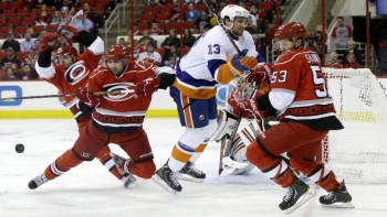 Islanders 3 - Hurricanes 4 (Fus.)