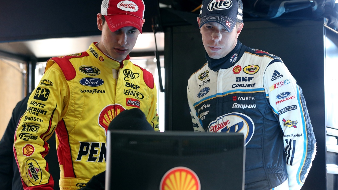 Joey Logano et Brad Keselowski