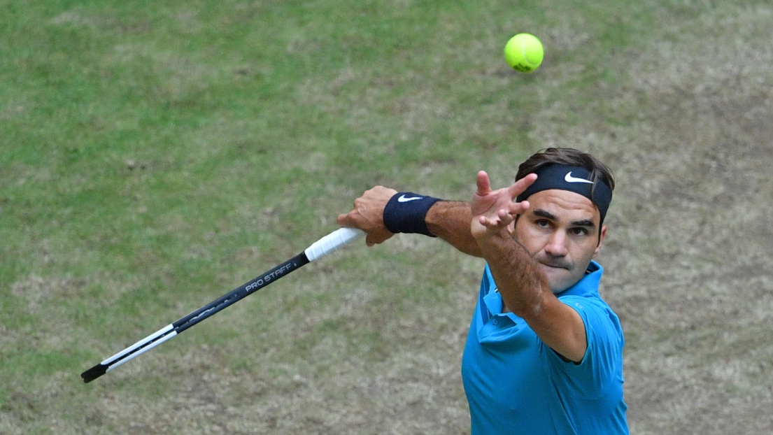Coric bat Federer, qui perd sa place de N.1