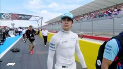 stroll1.jpg