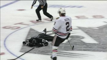 Un autre geste stupide de Duncan Keith