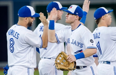 Une 5e manche explosive propulse les Jays