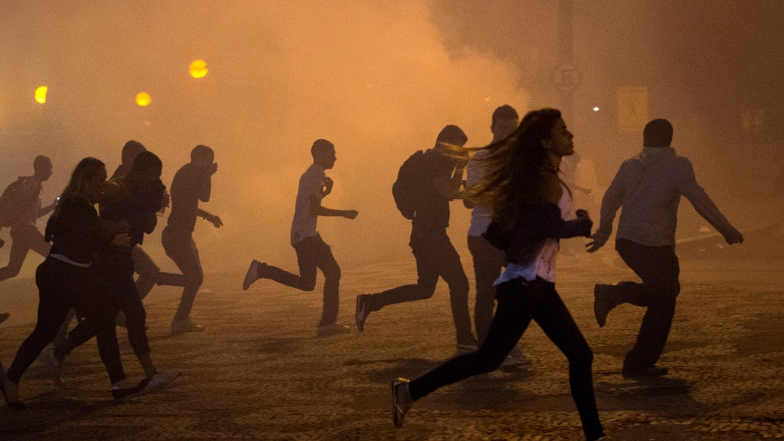 La tension monte dans les rues du Brésil.
