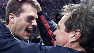 Tom Brady et Bill Belichick au Super Bowl en 2002 Tom Brady et Bill Belichick au Super Bowl en 2002